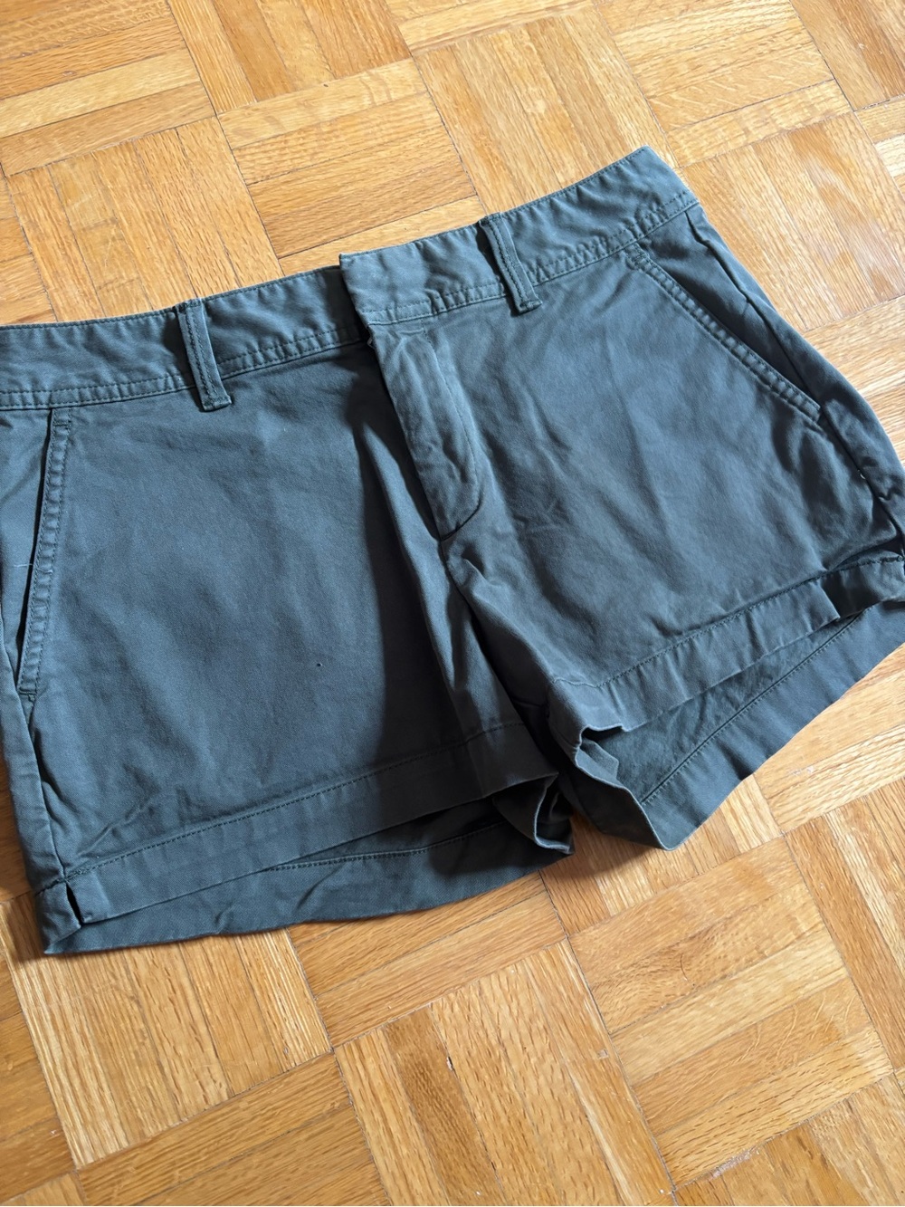 GAP Women's Olive City Shorts
